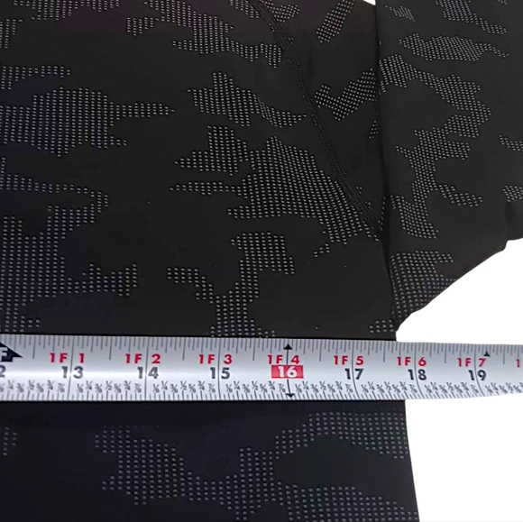 Lululemon Mens Small Camouflage Long Sleeve T-Shirt Activewear Training Gym - Picture 7 of 9